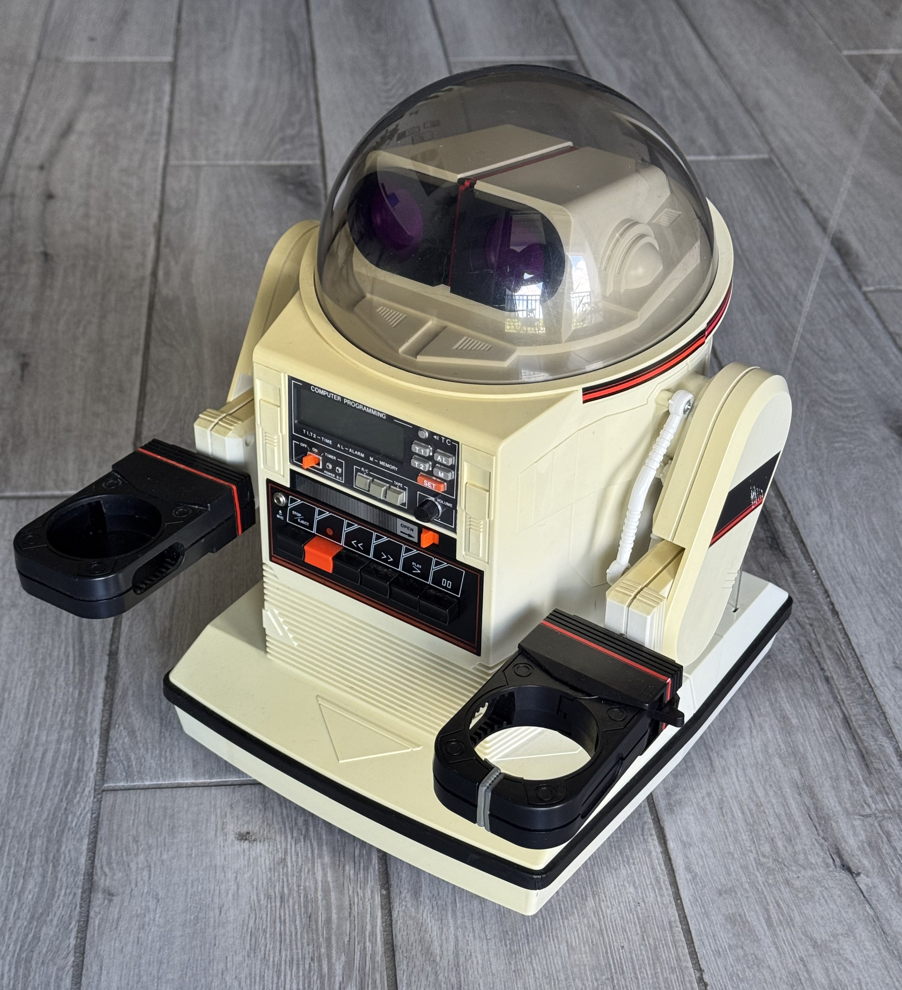 Restoring a 1984 Tomy Omnibot - exhibit detail 4