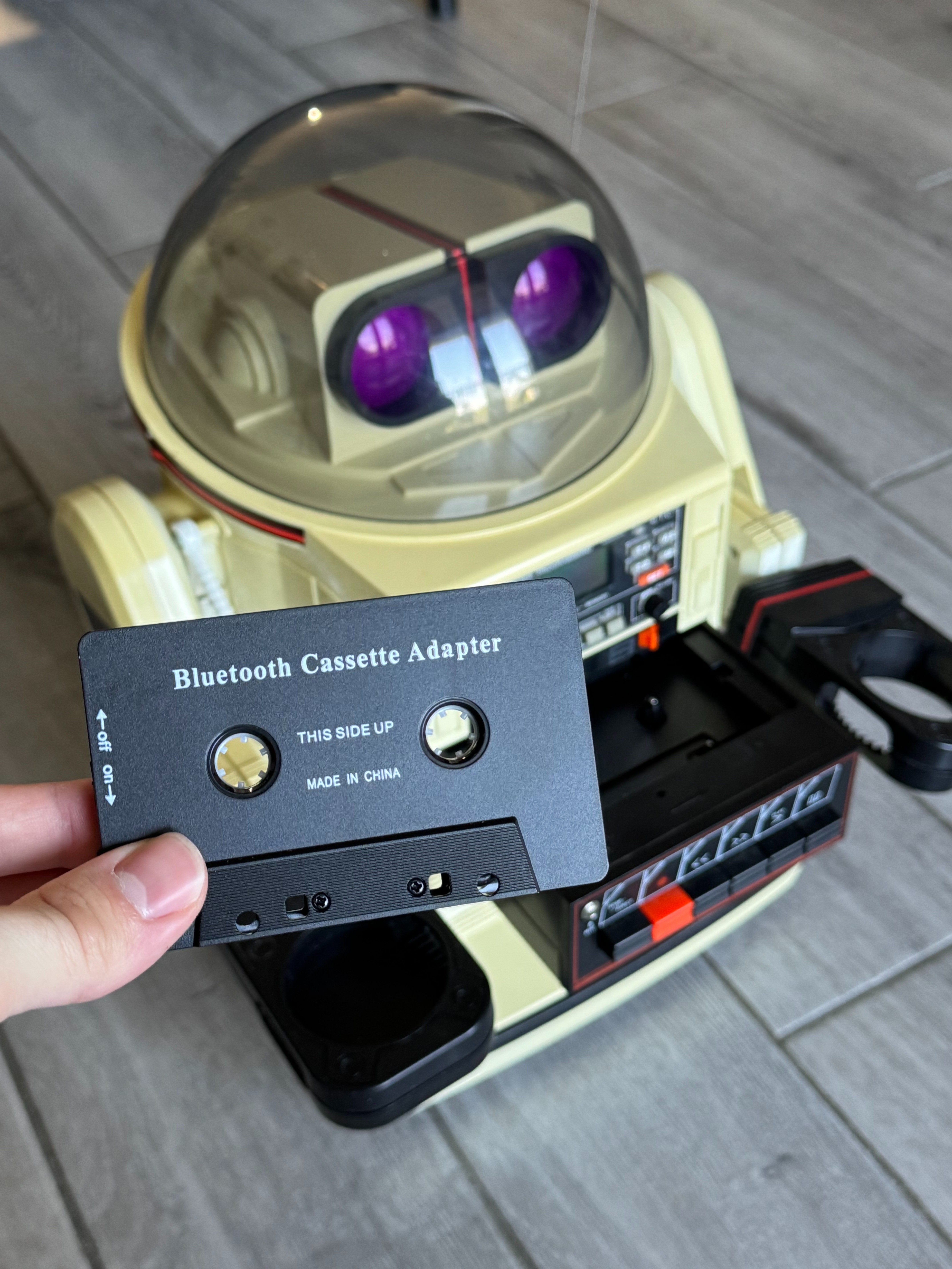 Restoring a 1984 Tomy Omnibot - exhibit detail 1